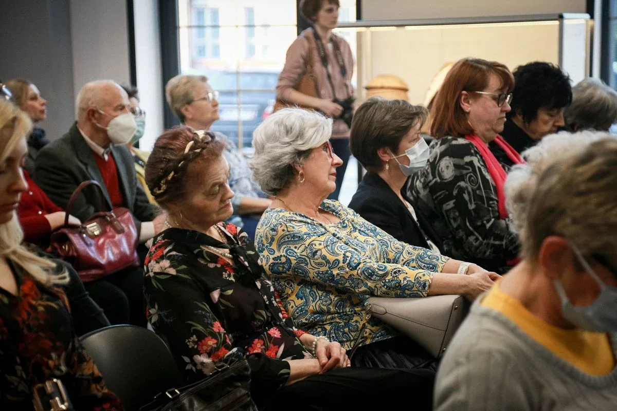 Wręczeniu nagród laureatom III Ostrowskiego Dyktanda towarzyszyło spotkanie z Michałem Rusinkiem (zdjęcia)