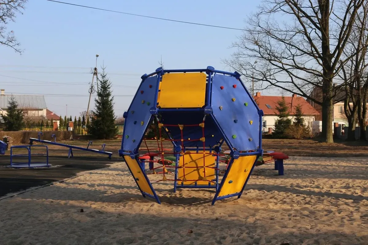 Już niedługo "Podwórko NIVEA" przy SP nr 4 zostanie otwarte! (zdjęcia)