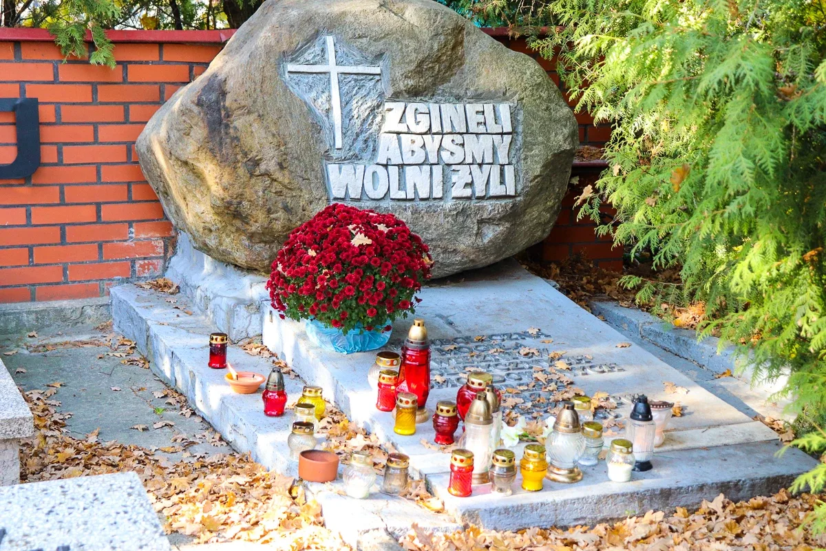 Czas zadumy w dniu Wszystkich Świętych (zdjęcia)