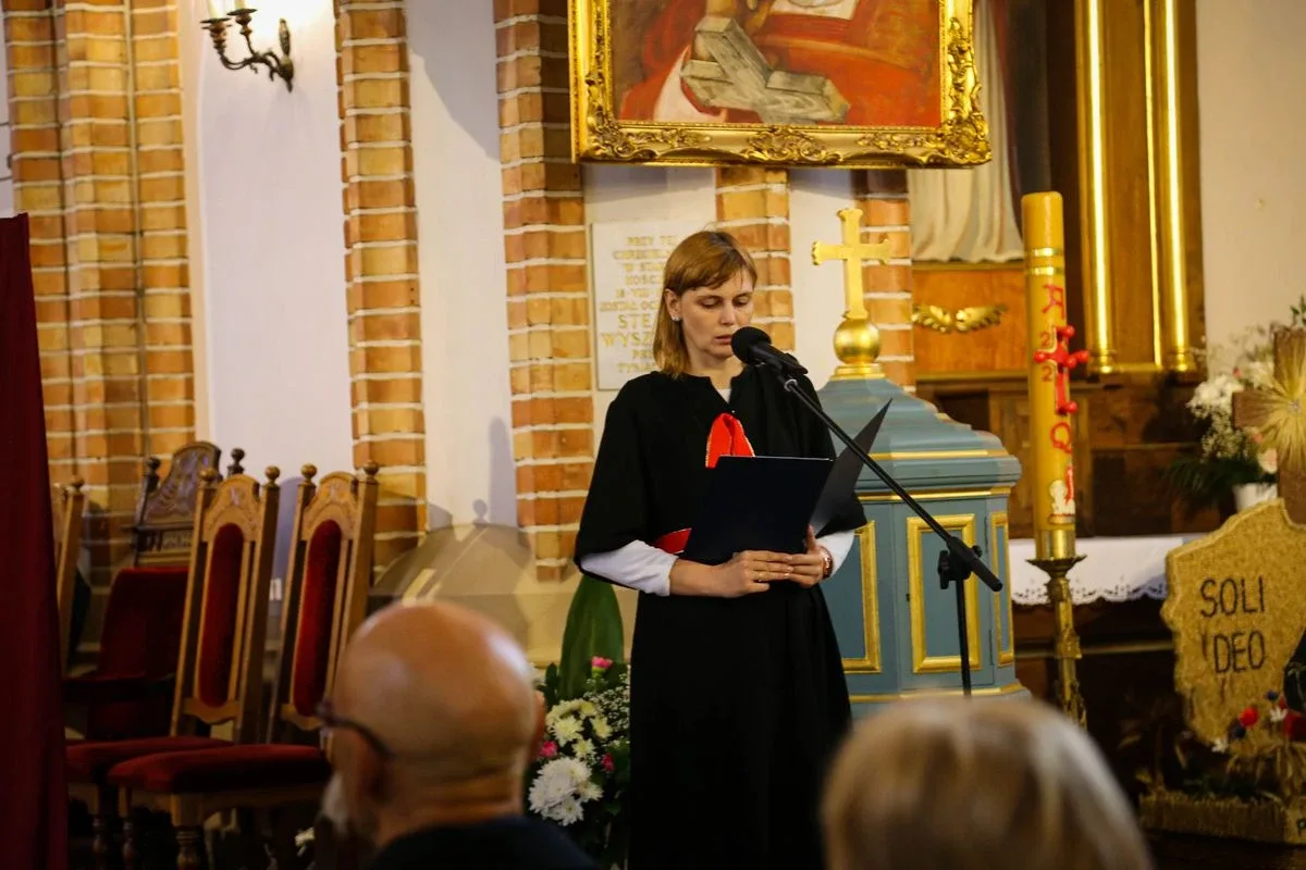 Rozdanie nagród laureatom konkursu plastycznego "PRYMAS KARDYNAŁ STEFAN WYSZYŃSKI" w Zuzeli (zdjęcia)