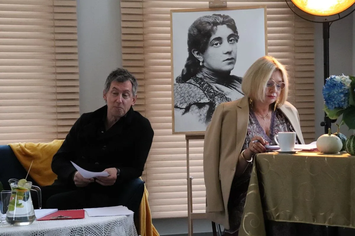 Małgorzata Ostrowska-Królikowska oraz Maciej Miecznikowski wzięli udział w "Narodowym czytaniu" w Wąsewie