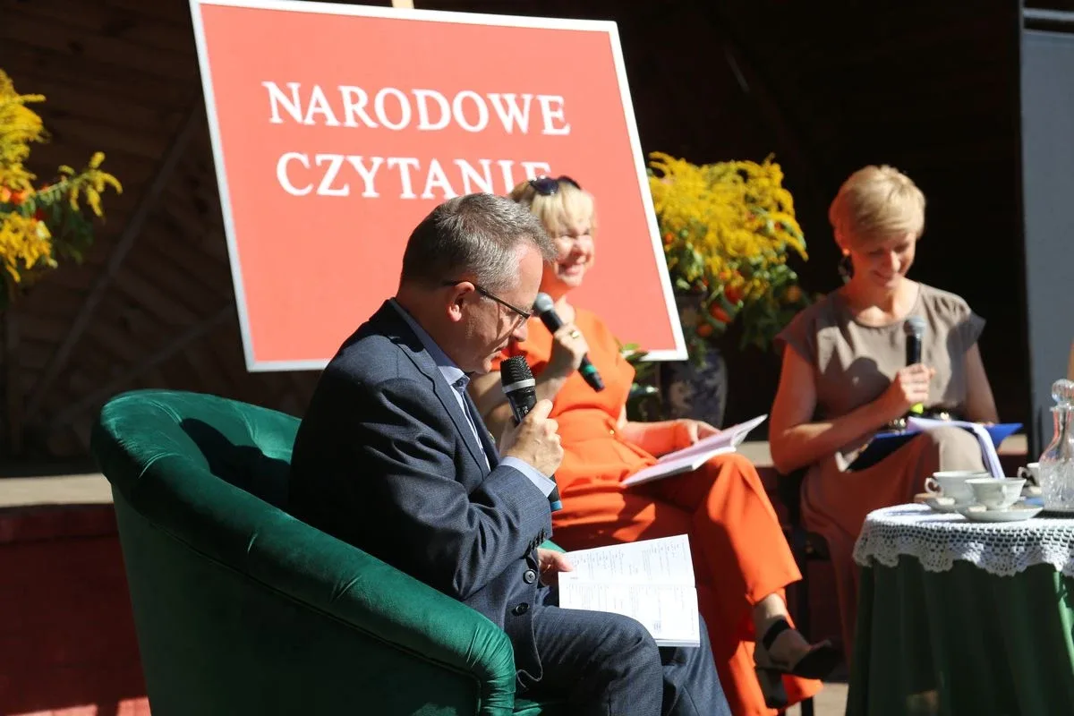 "Narodowe Czytanie" w Ostrowi Mazowieckiej (zdjęcia)