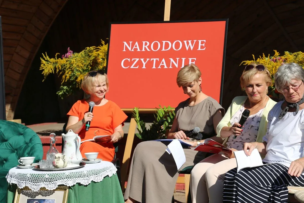 "Narodowe Czytanie" w Ostrowi Mazowieckiej (zdjęcia)