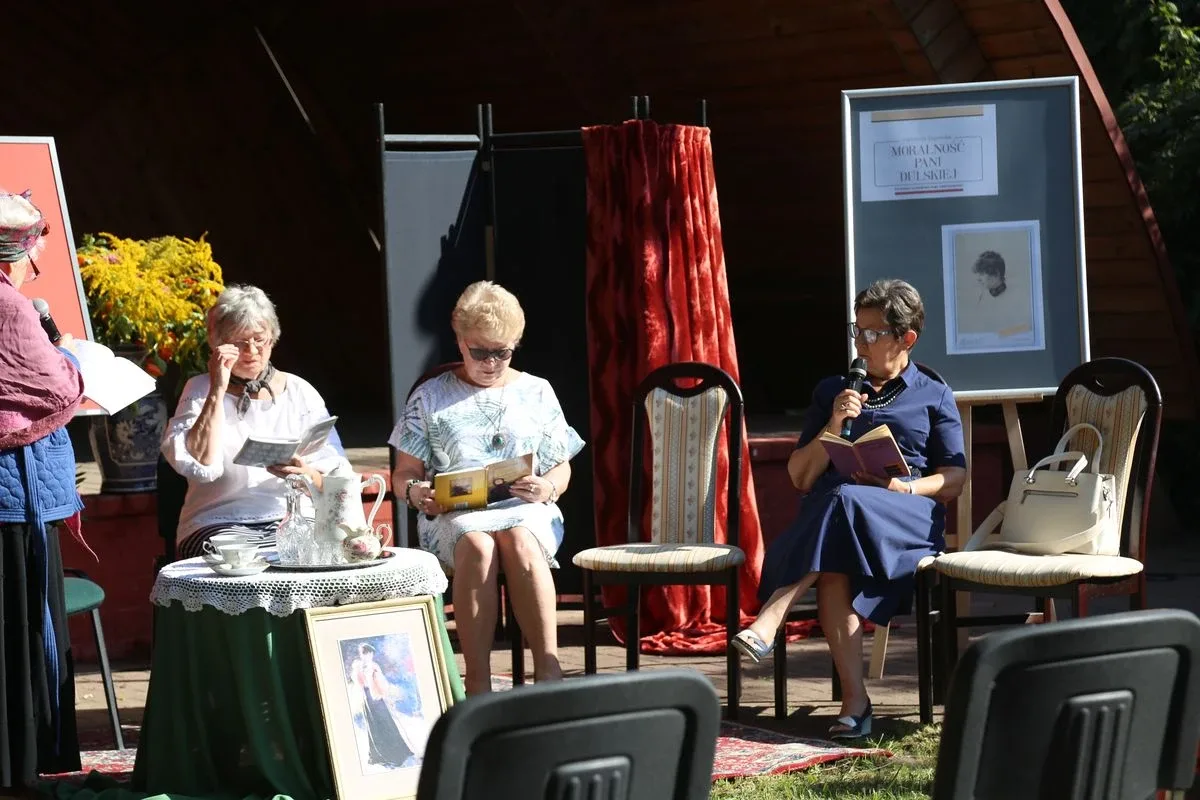 "Narodowe Czytanie" w Ostrowi Mazowieckiej (zdjęcia)