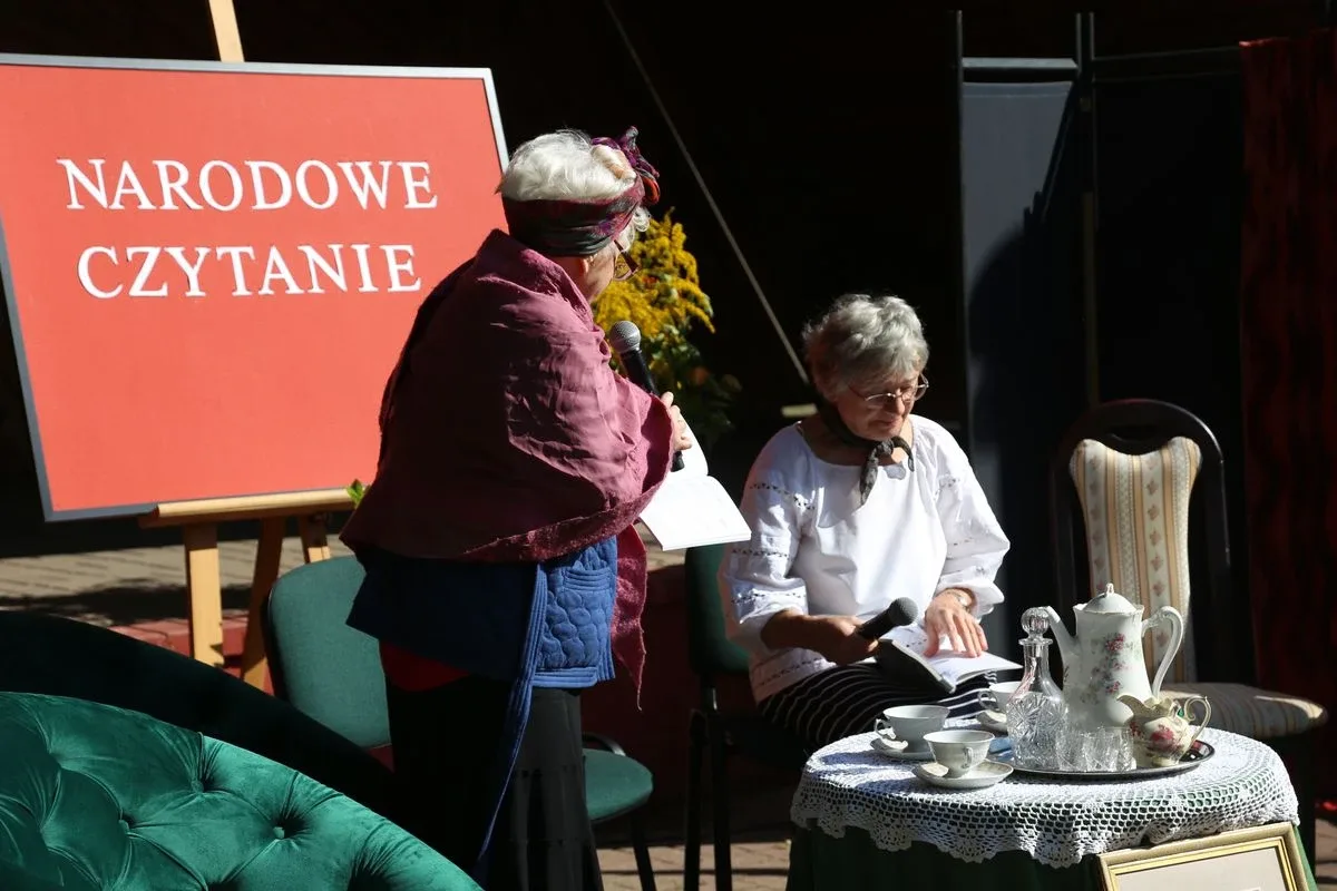 "Narodowe Czytanie" w Ostrowi Mazowieckiej (zdjęcia)