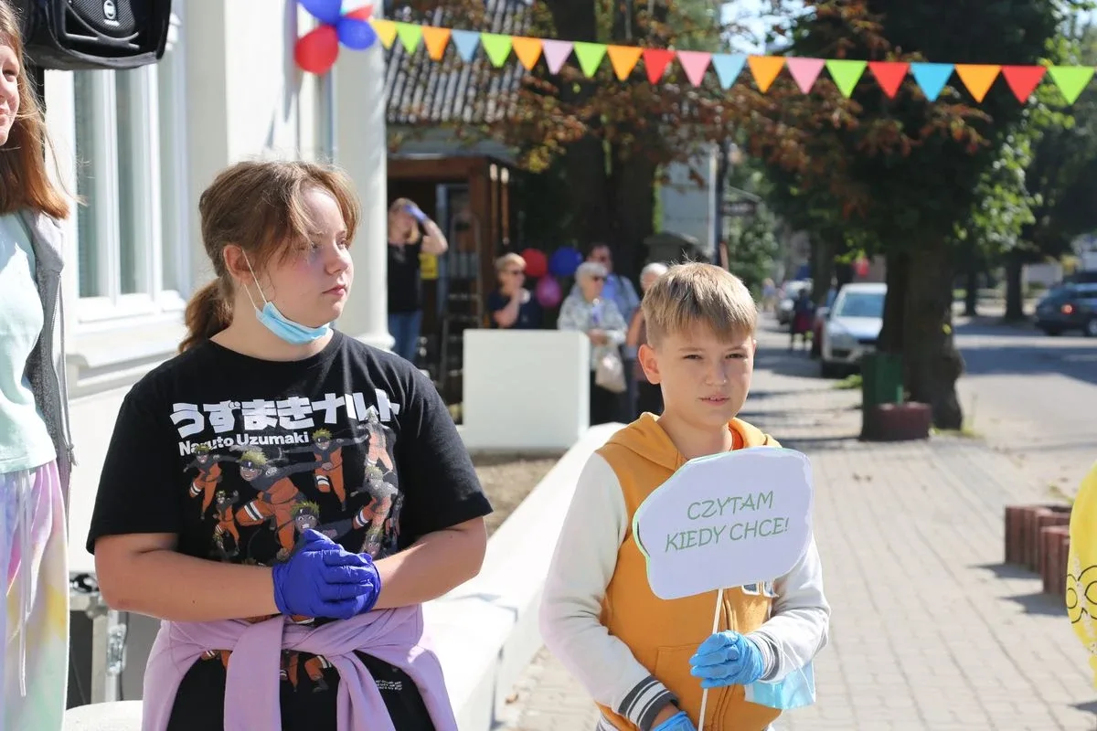 Happening Miejskiej Biblioteki Publicznej w Ostrowi Mazowieckiej (zdjęcia)