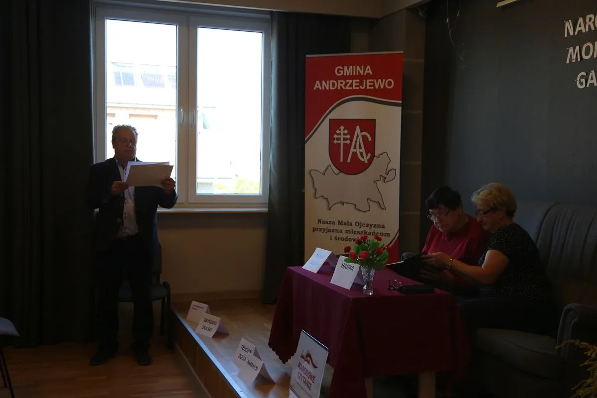 "Narodowe Czytanie" w Andrzejewie (zdjęcia)