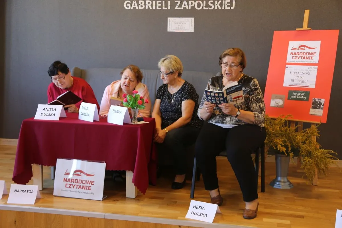 "Narodowe Czytanie" w Andrzejewie (zdjęcia)