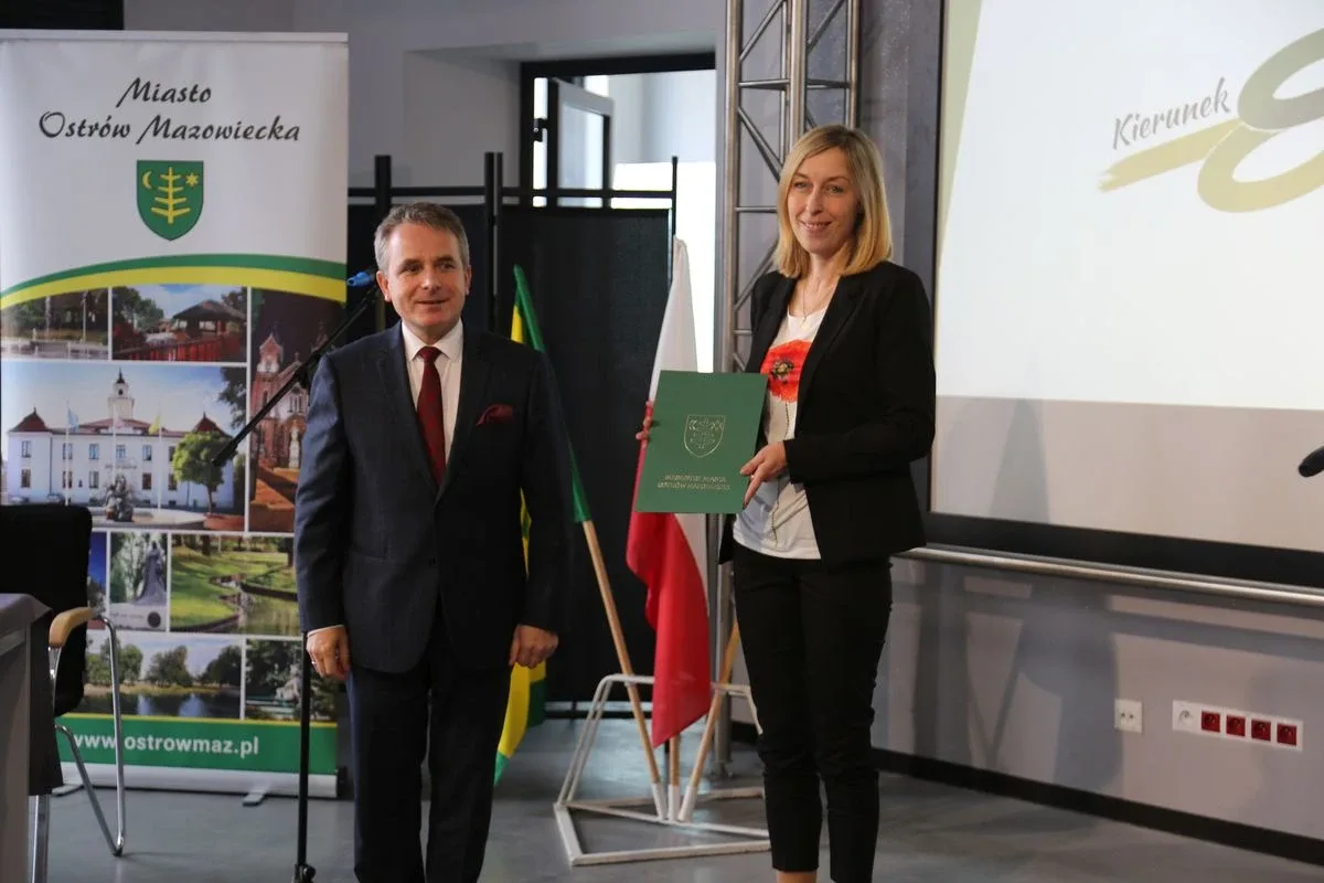 Burmistrz nagrodził najzdolniejszych uczniów w Ostrowi Mazowieckiej (zdjęcia)
