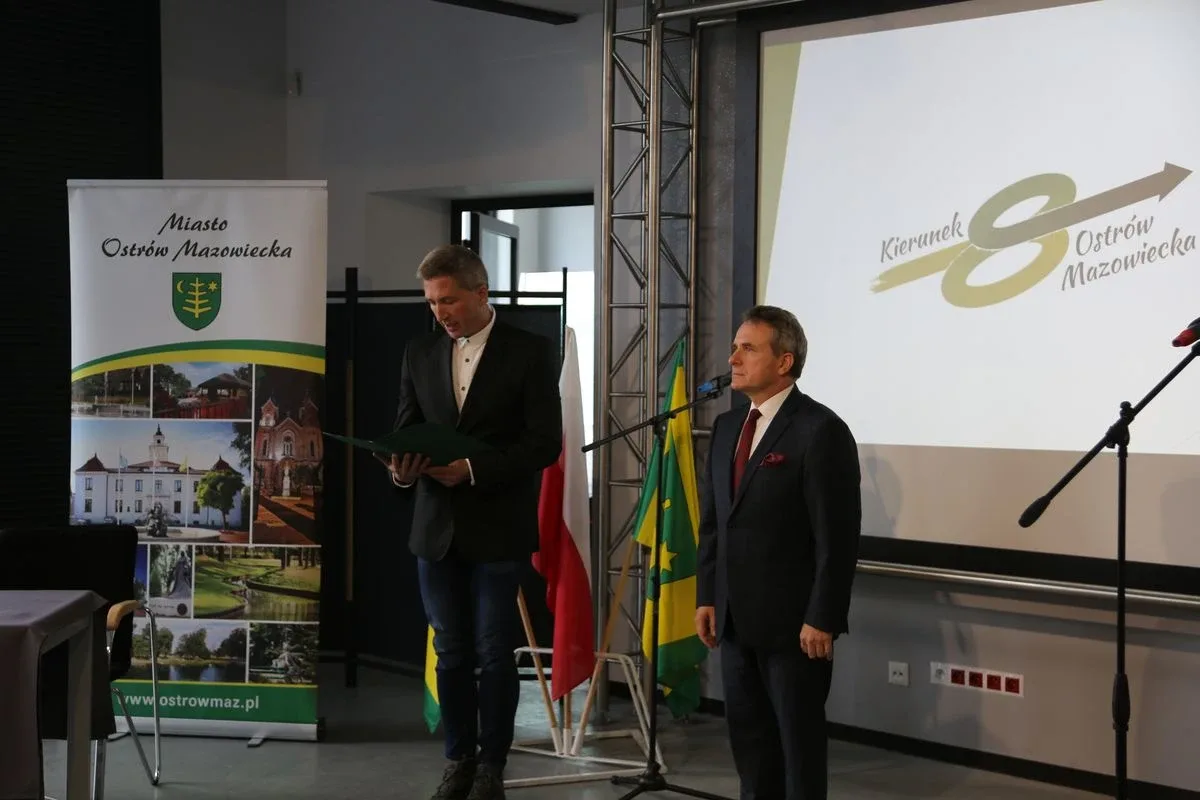 Burmistrz nagrodził najzdolniejszych uczniów w Ostrowi Mazowieckiej (zdjęcia)