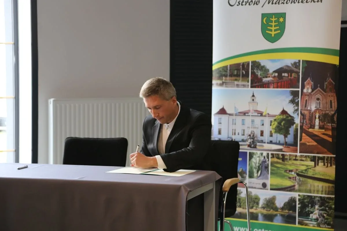 Burmistrz nagrodził najzdolniejszych uczniów w Ostrowi Mazowieckiej (zdjęcia)