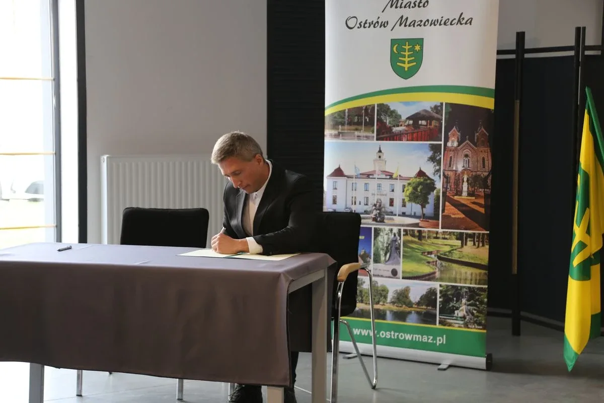 Burmistrz nagrodził najzdolniejszych uczniów w Ostrowi Mazowieckiej (zdjęcia)