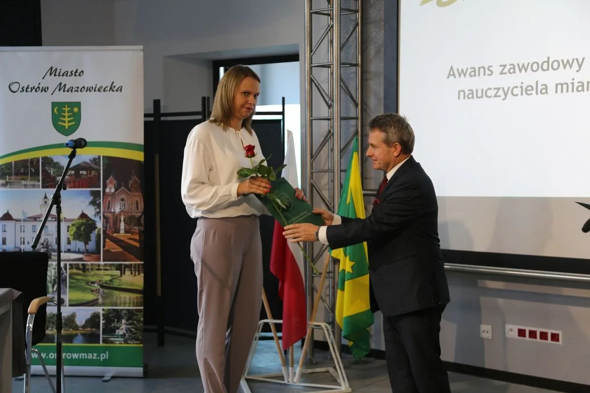 Burmistrz nagrodził najzdolniejszych uczniów w Ostrowi Mazowieckiej (zdjęcia)