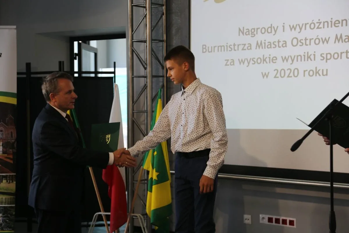 Burmistrz nagrodził najzdolniejszych uczniów w Ostrowi Mazowieckiej (zdjęcia)