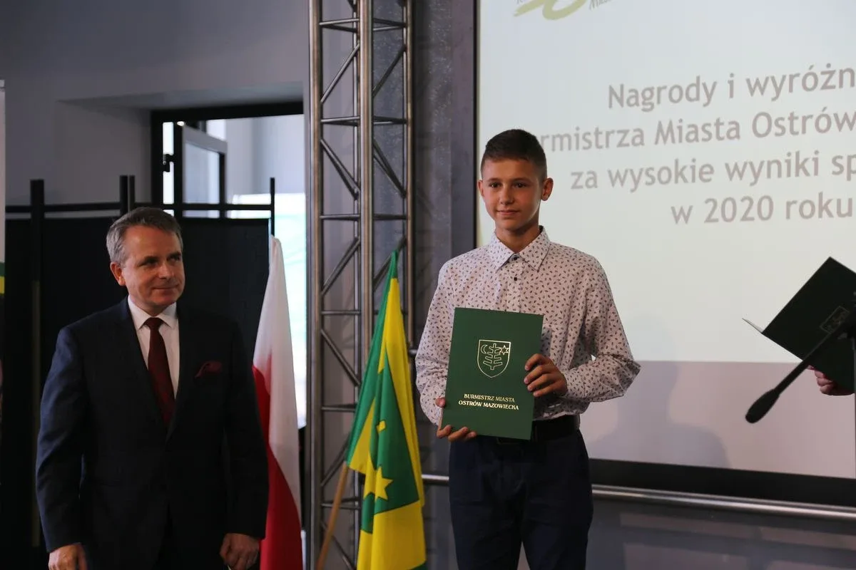 Burmistrz nagrodził najzdolniejszych uczniów w Ostrowi Mazowieckiej (zdjęcia)