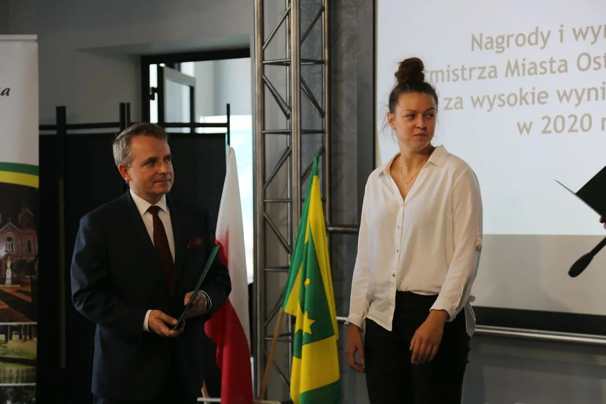 Burmistrz nagrodził najzdolniejszych uczniów w Ostrowi Mazowieckiej (zdjęcia)