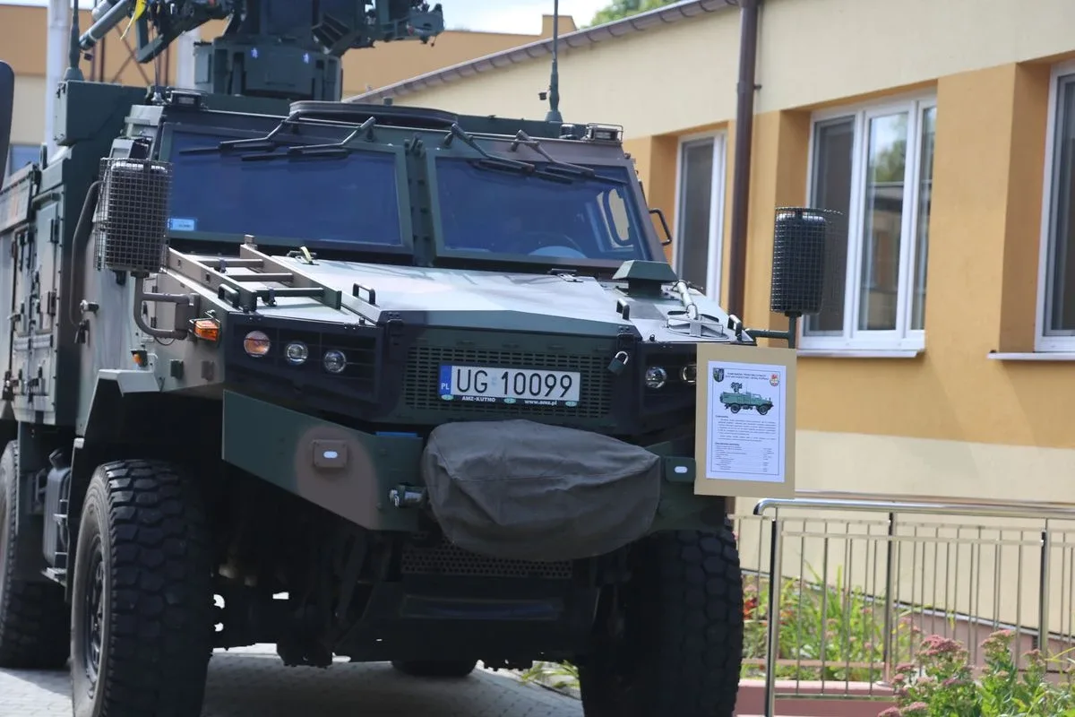 "Historia Szkoły Podchorążych Piechoty w Komorowie". Wystawa przed ZSCKR w Starym Lubiejewie. (zdjęcia)