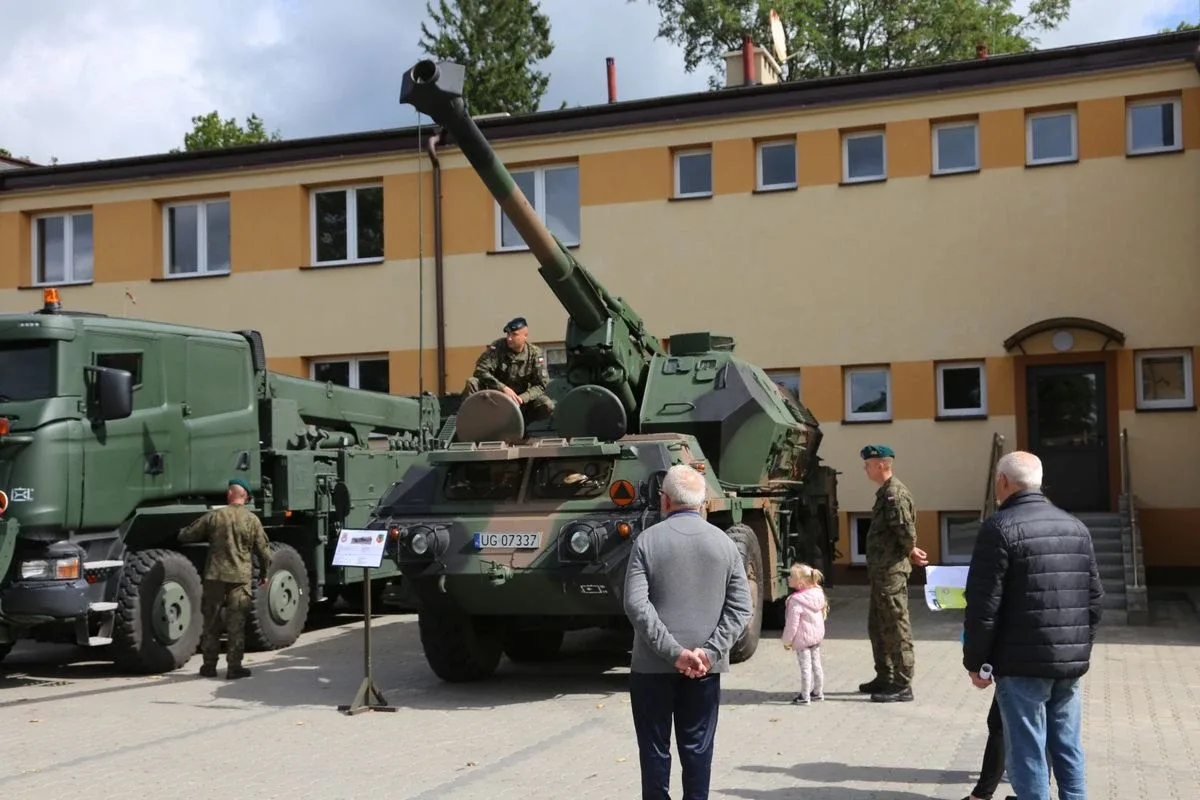 "Historia Szkoły Podchorążych Piechoty w Komorowie". Wystawa przed ZSCKR w Starym Lubiejewie. (zdjęcia)