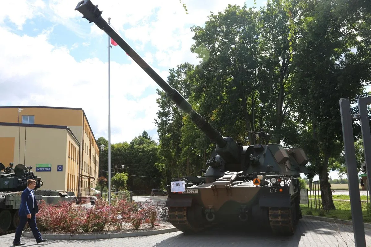 "Historia Szkoły Podchorążych Piechoty w Komorowie". Wystawa przed ZSCKR w Starym Lubiejewie. (zdjęcia)
