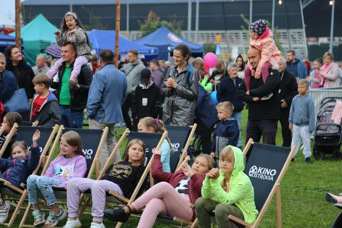 Ostrowiacy w sobotni wieczór pożegnali lato (zdjęcia)