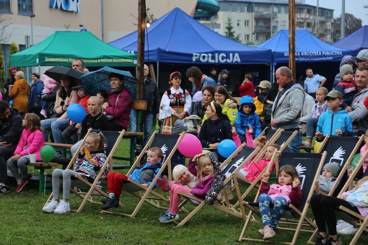 Ostrowiacy w sobotni wieczór pożegnali lato (zdjęcia)