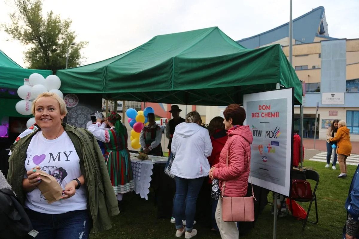 Ostrowiacy w sobotni wieczór pożegnali lato (zdjęcia)