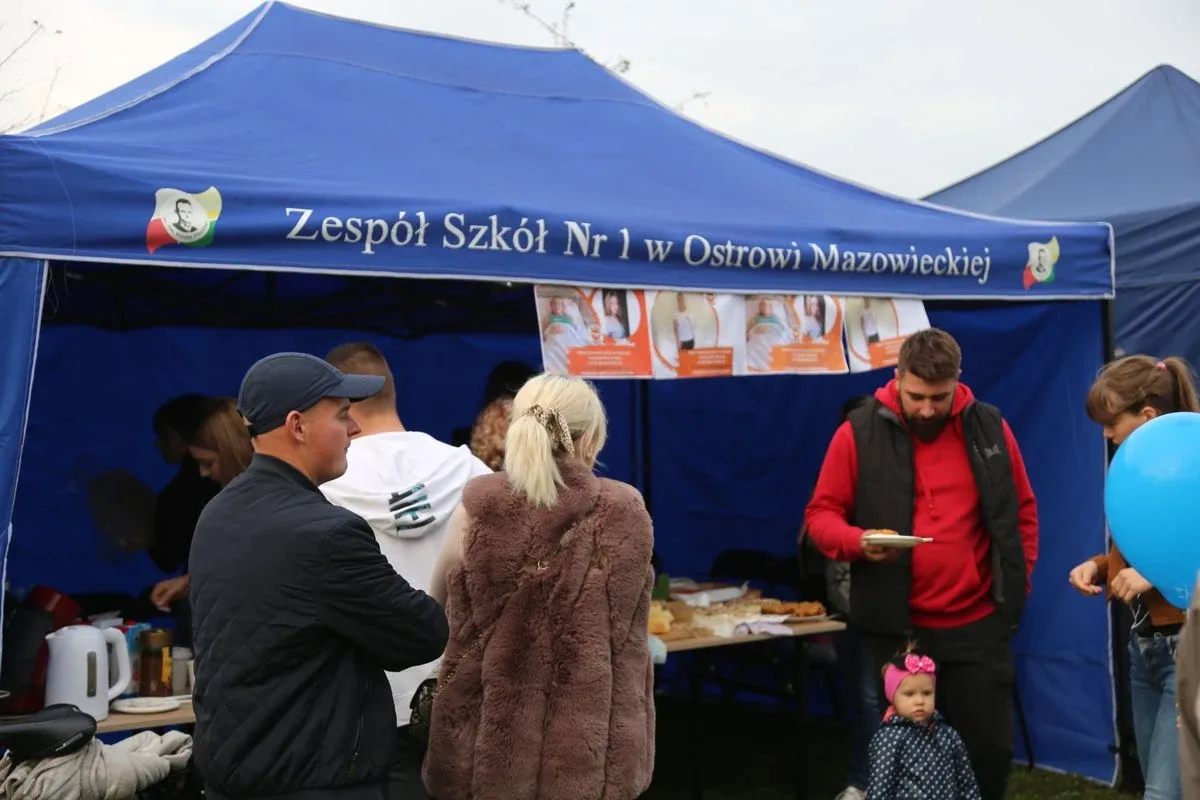 Ostrowiacy w sobotni wieczór pożegnali lato (zdjęcia)