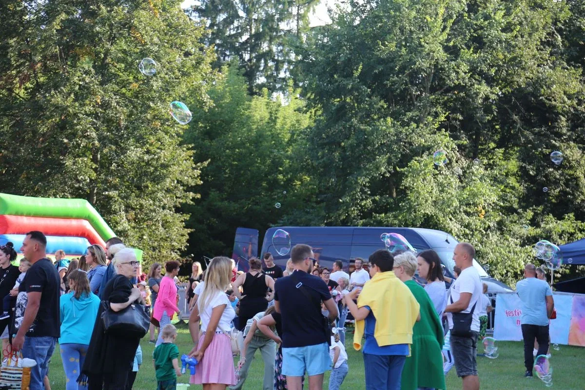 Tak się bawili mieszkańcy Komorowa i okolic na kolorowym festiwalu (zdjęcia)