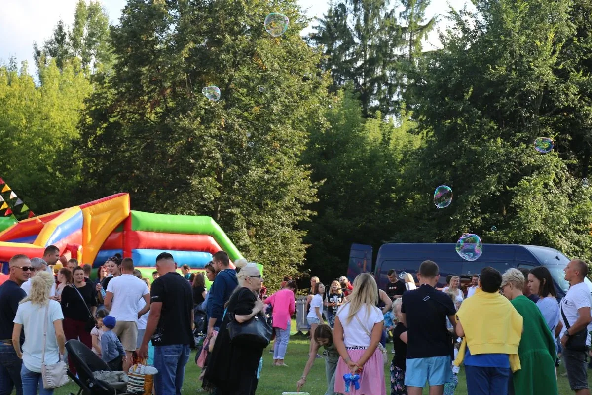 Tak się bawili mieszkańcy Komorowa i okolic na kolorowym festiwalu (zdjęcia)
