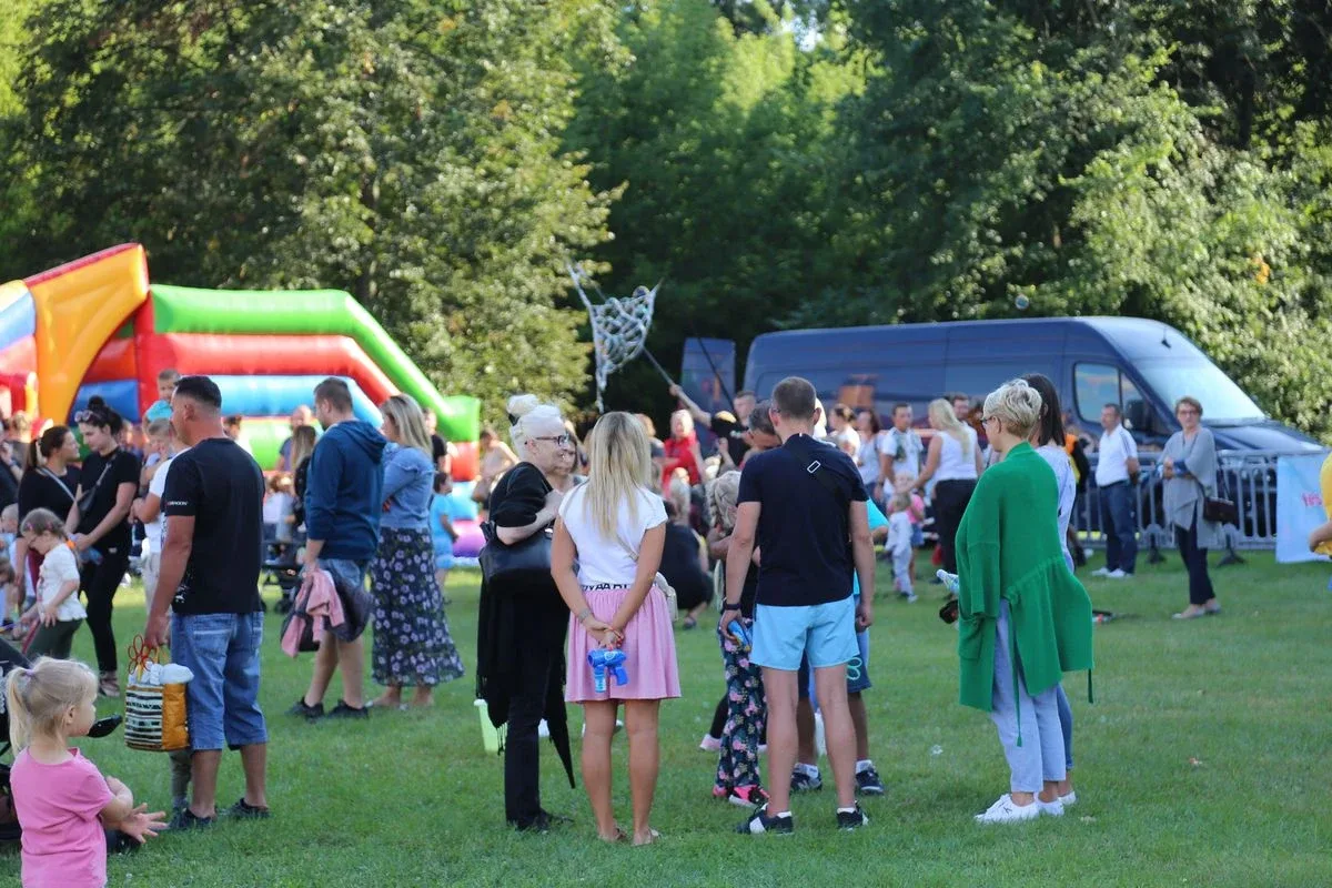 Tak się bawili mieszkańcy Komorowa i okolic na kolorowym festiwalu (zdjęcia)
