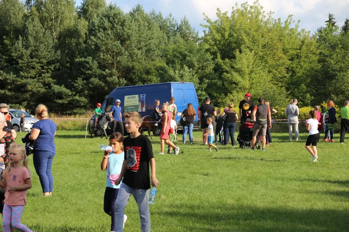 Tak się bawili mieszkańcy Komorowa i okolic na kolorowym festiwalu (zdjęcia)