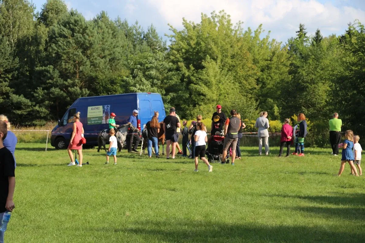 Tak się bawili mieszkańcy Komorowa i okolic na kolorowym festiwalu (zdjęcia)
