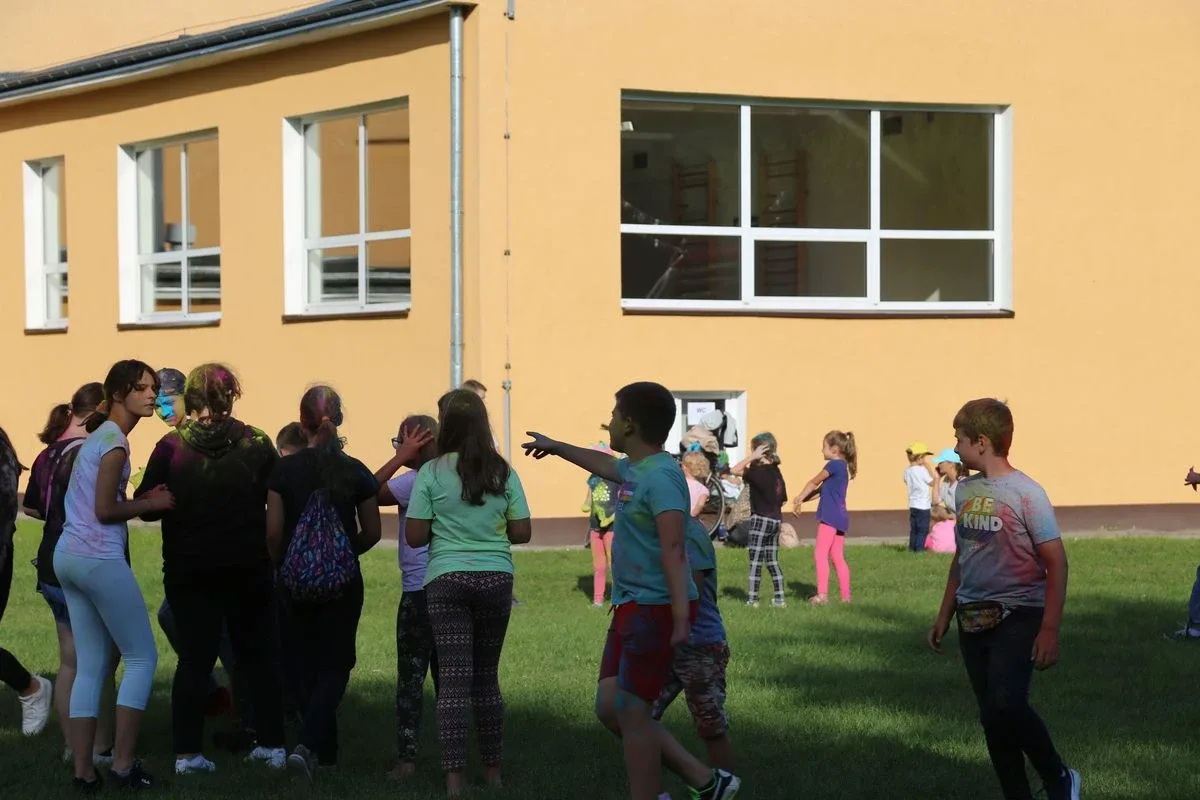 Tak się bawili mieszkańcy Komorowa i okolic na kolorowym festiwalu (zdjęcia)