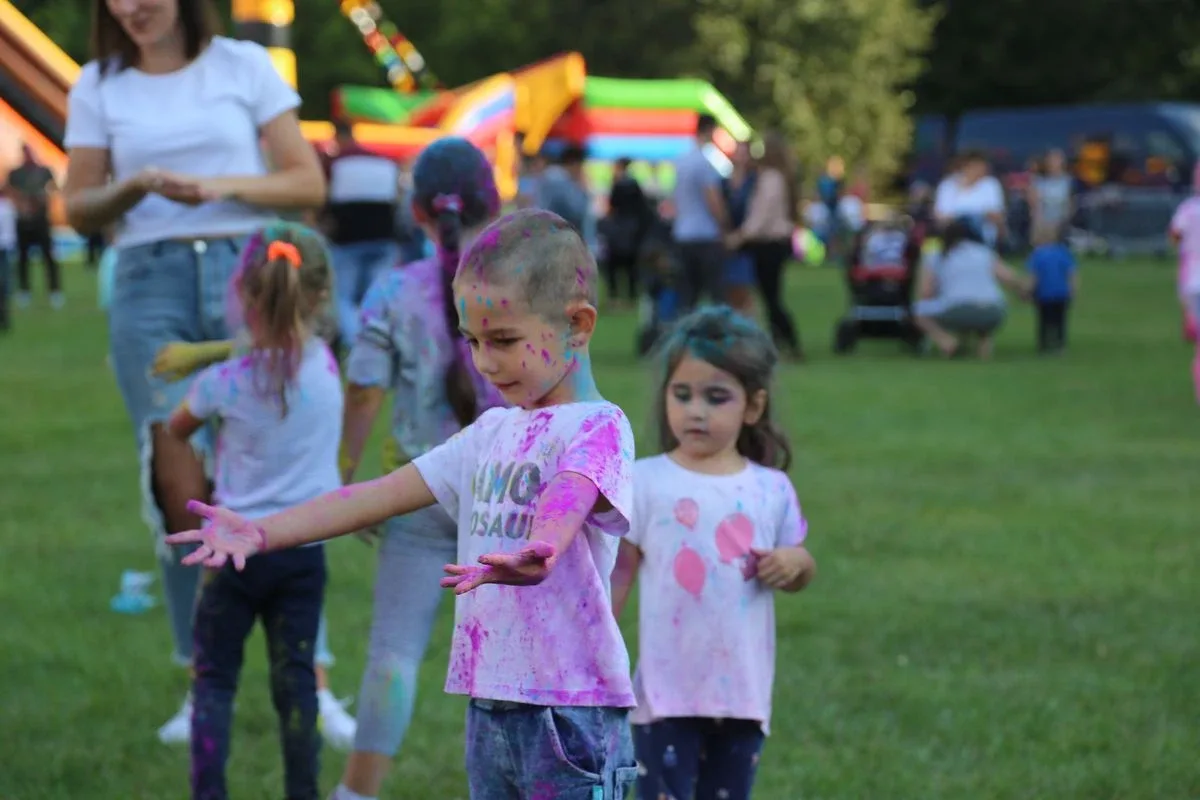 Tak się bawili mieszkańcy Komorowa i okolic na kolorowym festiwalu (zdjęcia)