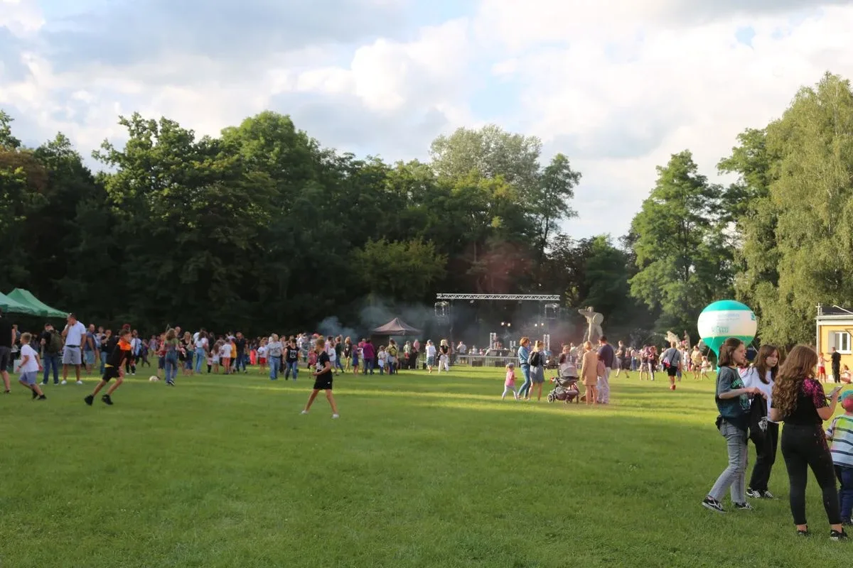 Tak się bawili mieszkańcy Komorowa i okolic na kolorowym festiwalu (zdjęcia)
