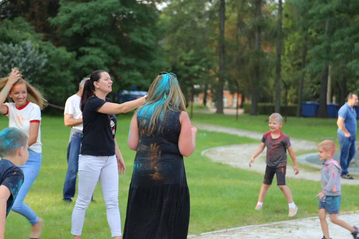 Tak się bawili mieszkańcy Komorowa i okolic na kolorowym festiwalu (zdjęcia)