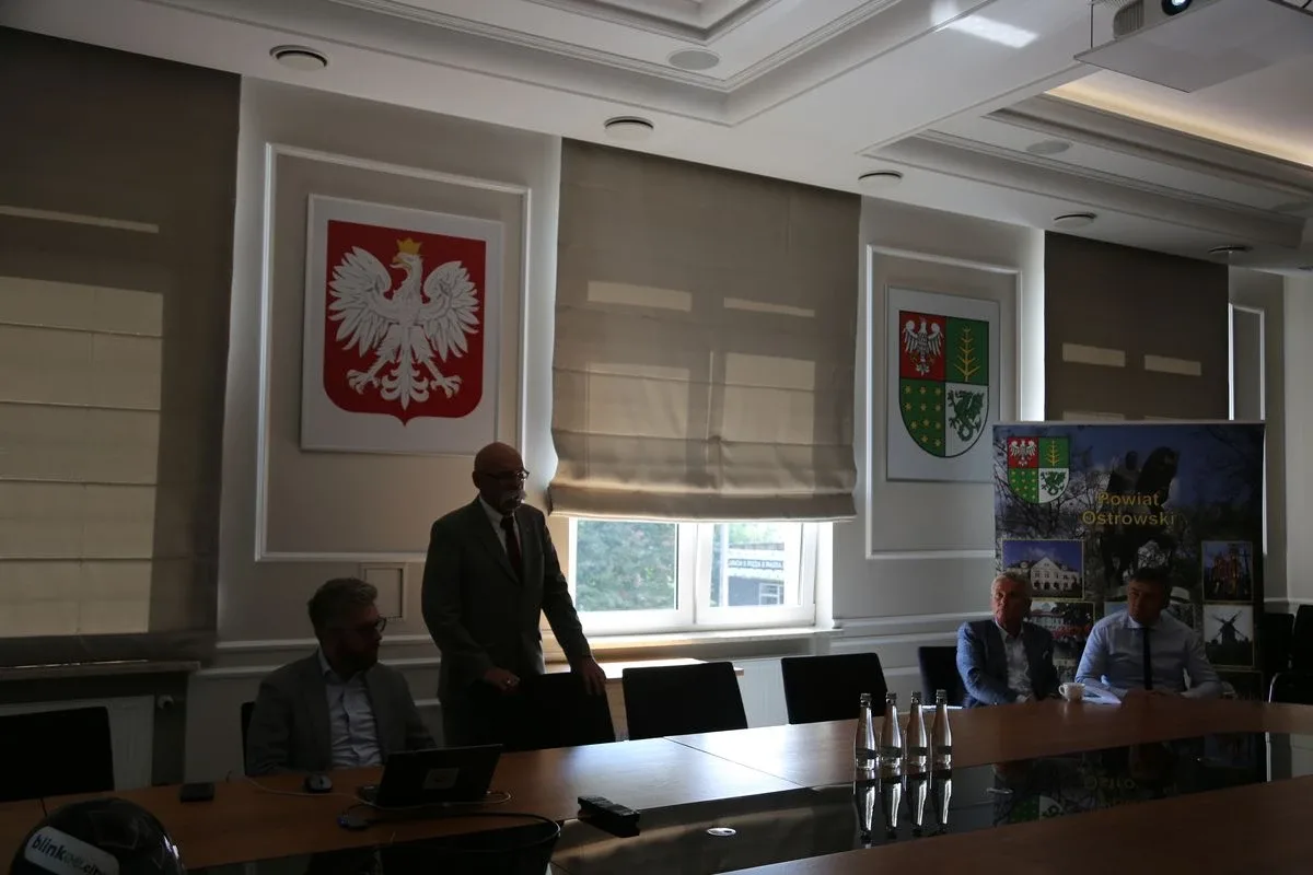 Podsumowanie programu wynajmu skuterów elektrycznych blinkee.city w powiecie ostrowskim (zdjęcia)