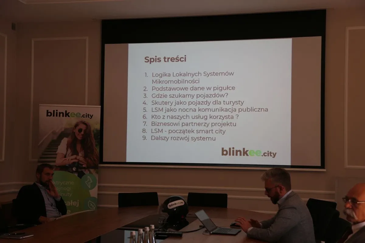 Podsumowanie programu wynajmu skuterów elektrycznych blinkee.city w powiecie ostrowskim (zdjęcia)