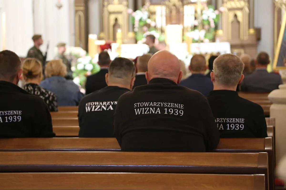 Uroczysty pogrzeb żołnierza w Ostrowi Mazowieckiej (zdjęcia)