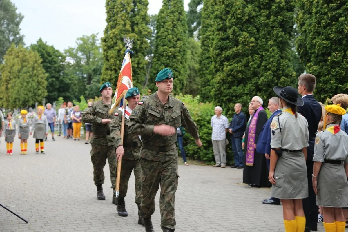 Mieszkańcy Ostrowi Mazowieckiej uczcili pamięć bohaterów Powstania Warszawskiego