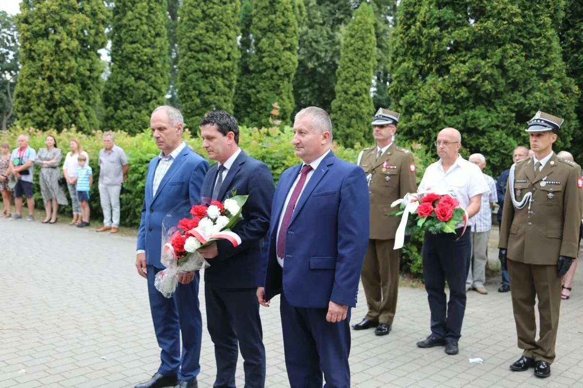 Mieszkańcy Ostrowi Mazowieckiej uczcili pamięć bohaterów Powstania Warszawskiego