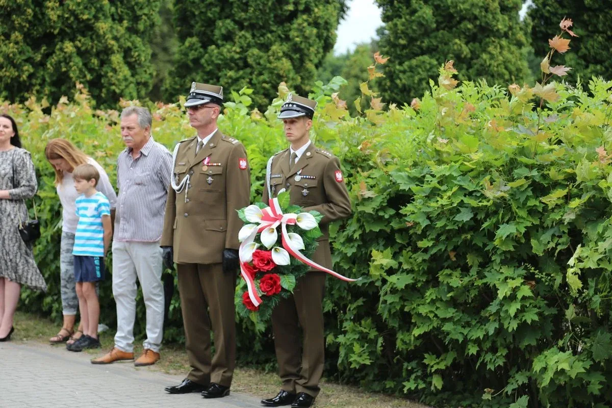 Mieszkańcy Ostrowi Mazowieckiej uczcili pamięć bohaterów Powstania Warszawskiego
