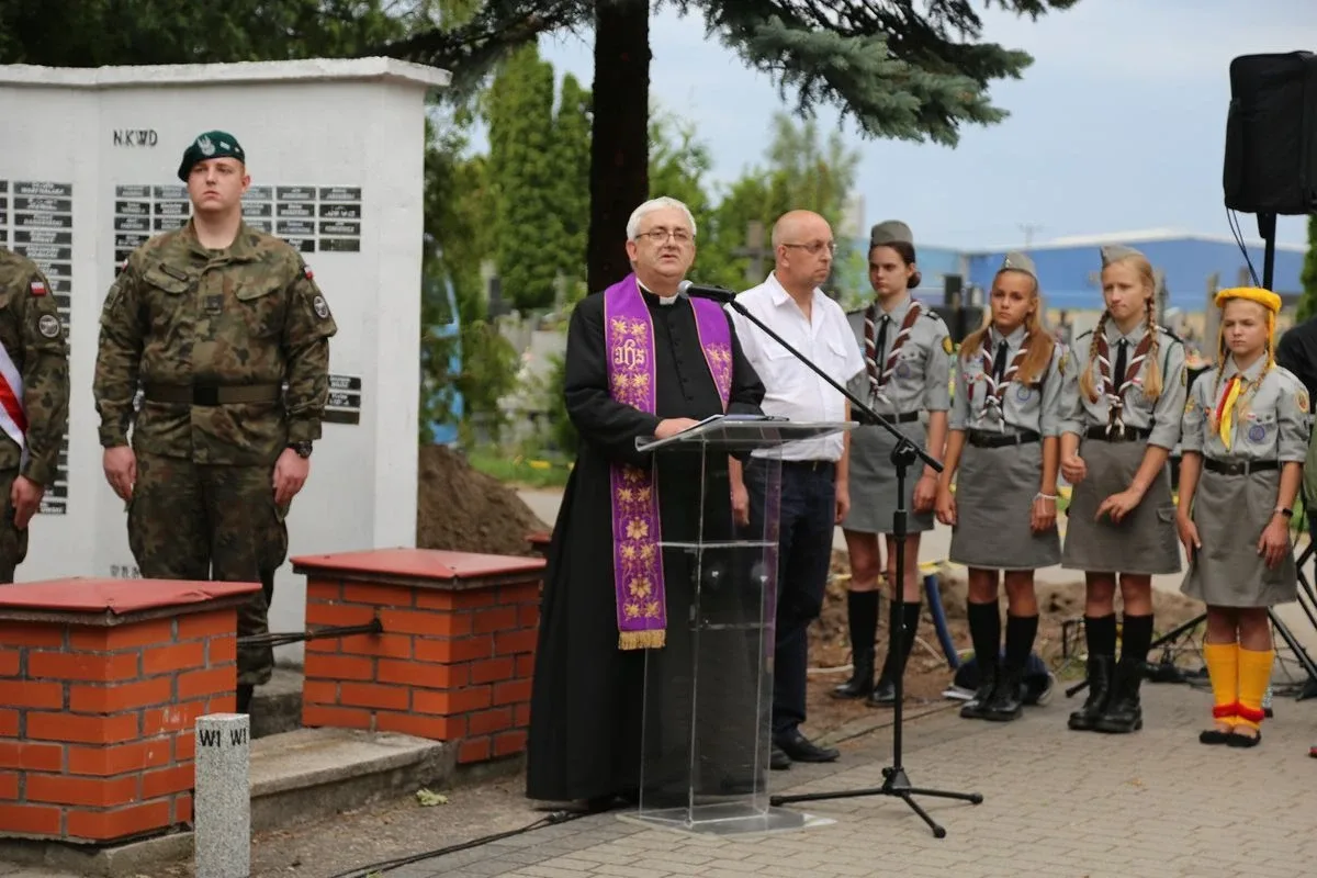 Mieszkańcy Ostrowi Mazowieckiej uczcili pamięć bohaterów Powstania Warszawskiego