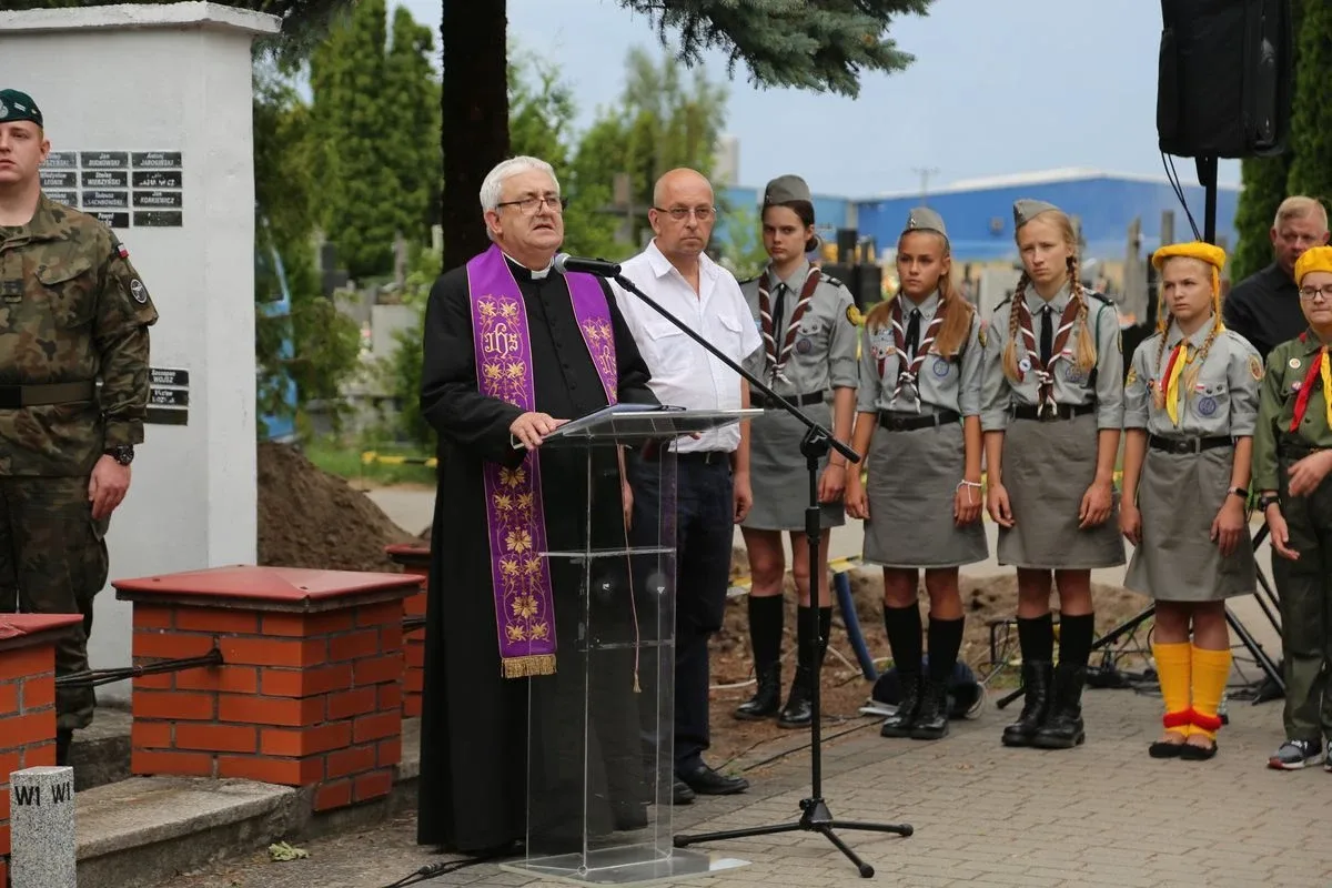 Mieszkańcy Ostrowi Mazowieckiej uczcili pamięć bohaterów Powstania Warszawskiego