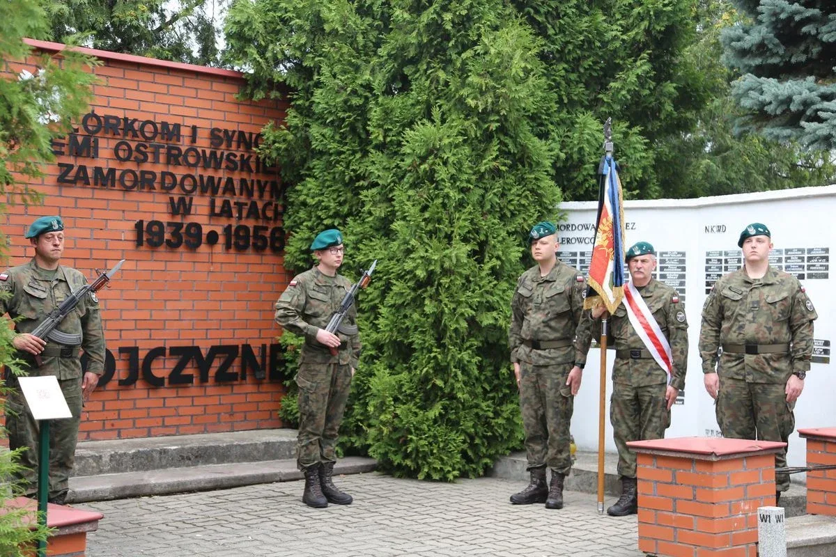 Mieszkańcy Ostrowi Mazowieckiej uczcili pamięć bohaterów Powstania Warszawskiego