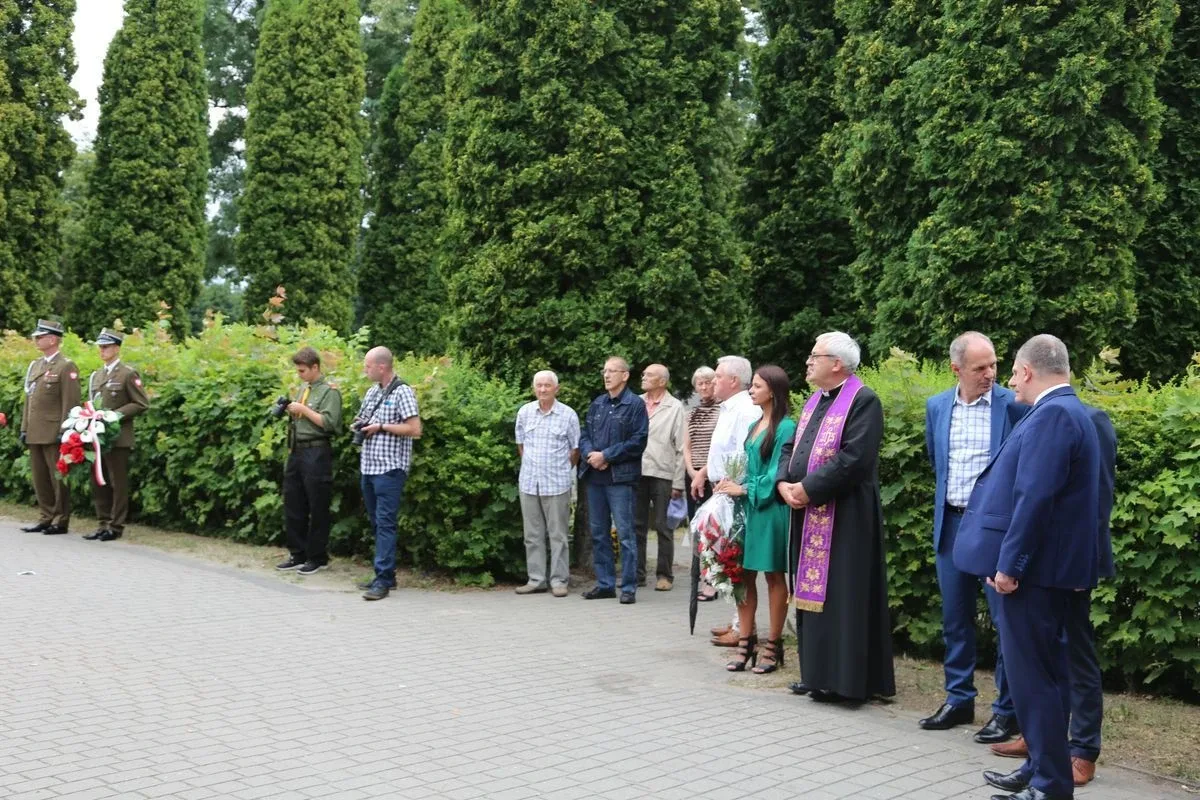 Mieszkańcy Ostrowi Mazowieckiej uczcili pamięć bohaterów Powstania Warszawskiego