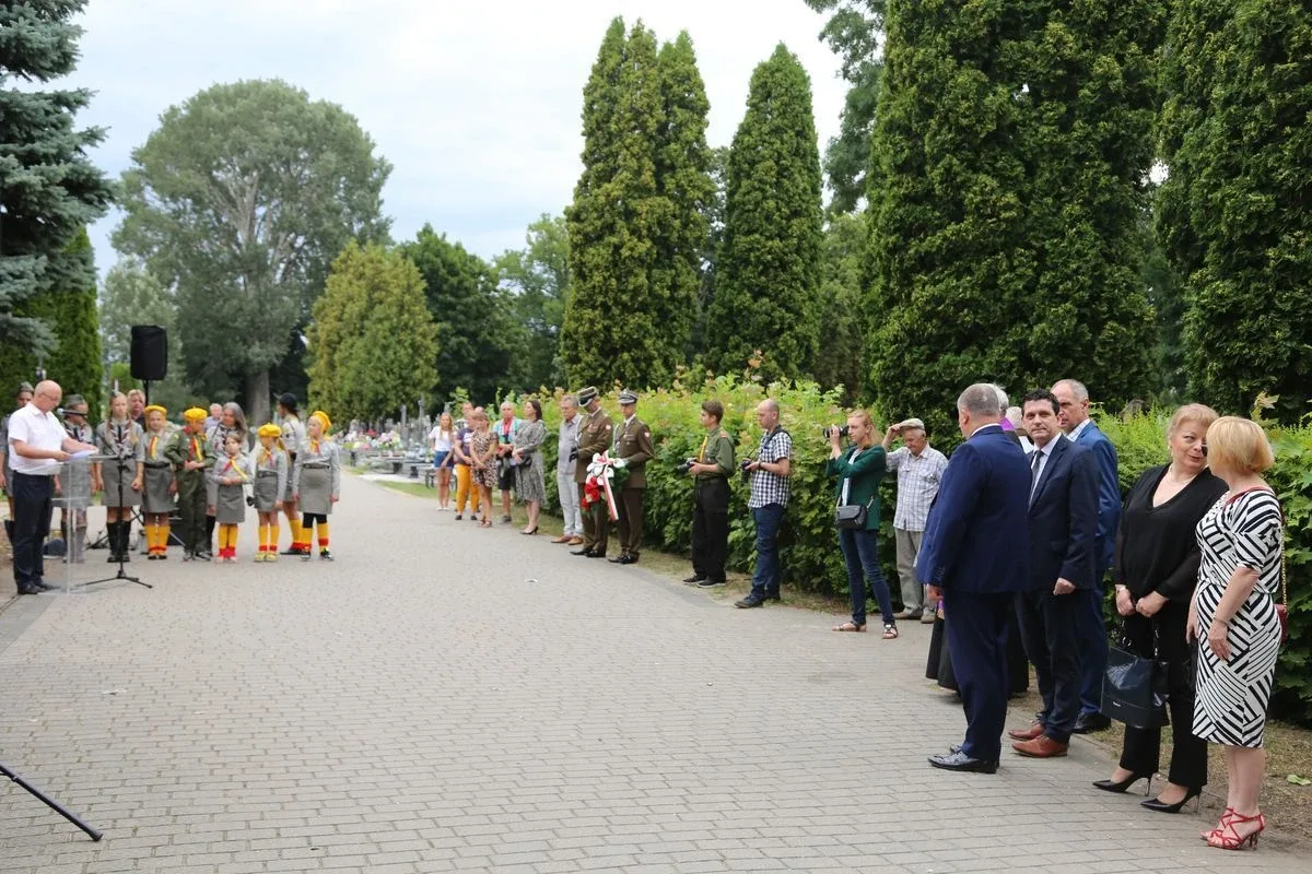 Mieszkańcy Ostrowi Mazowieckiej uczcili pamięć bohaterów Powstania Warszawskiego