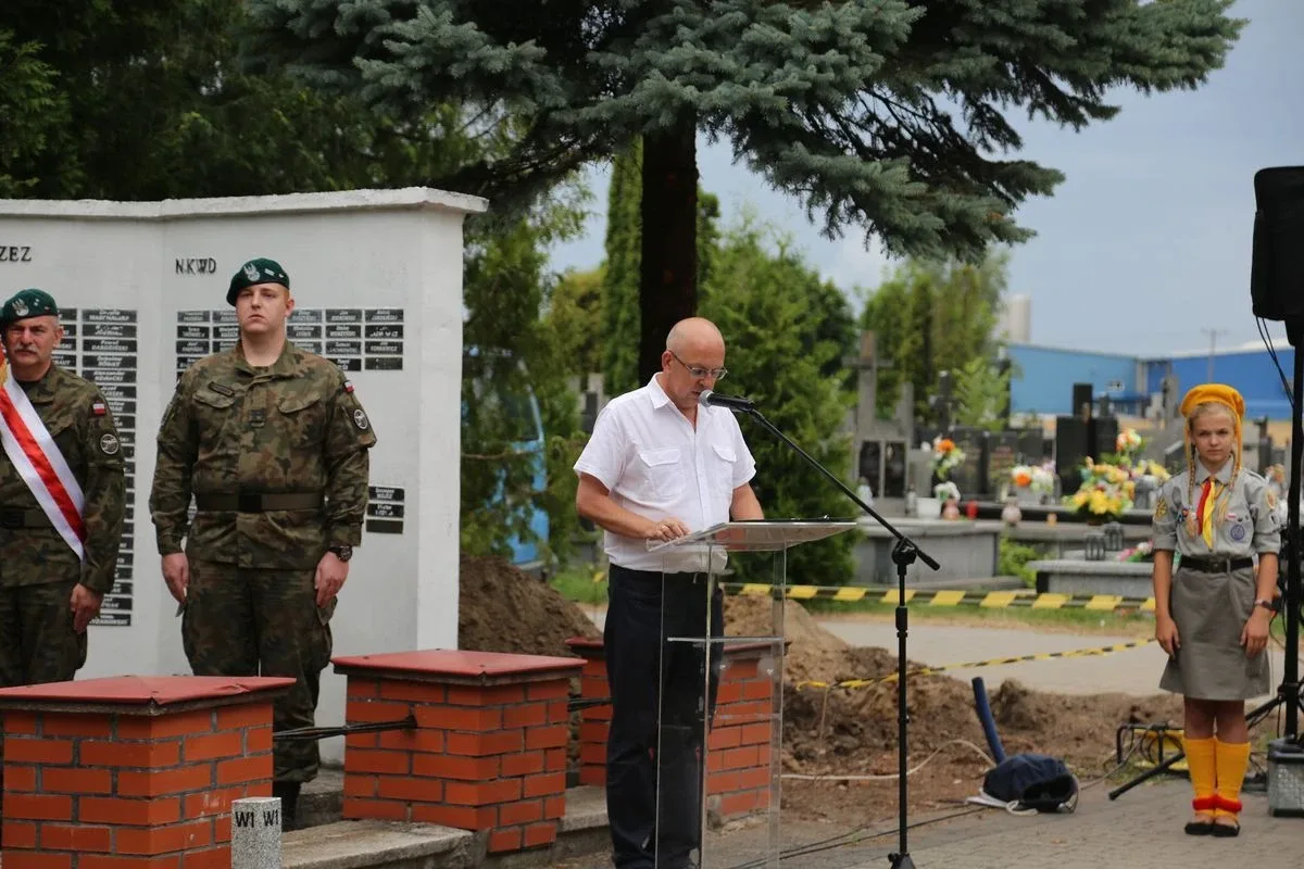 Mieszkańcy Ostrowi Mazowieckiej uczcili pamięć bohaterów Powstania Warszawskiego