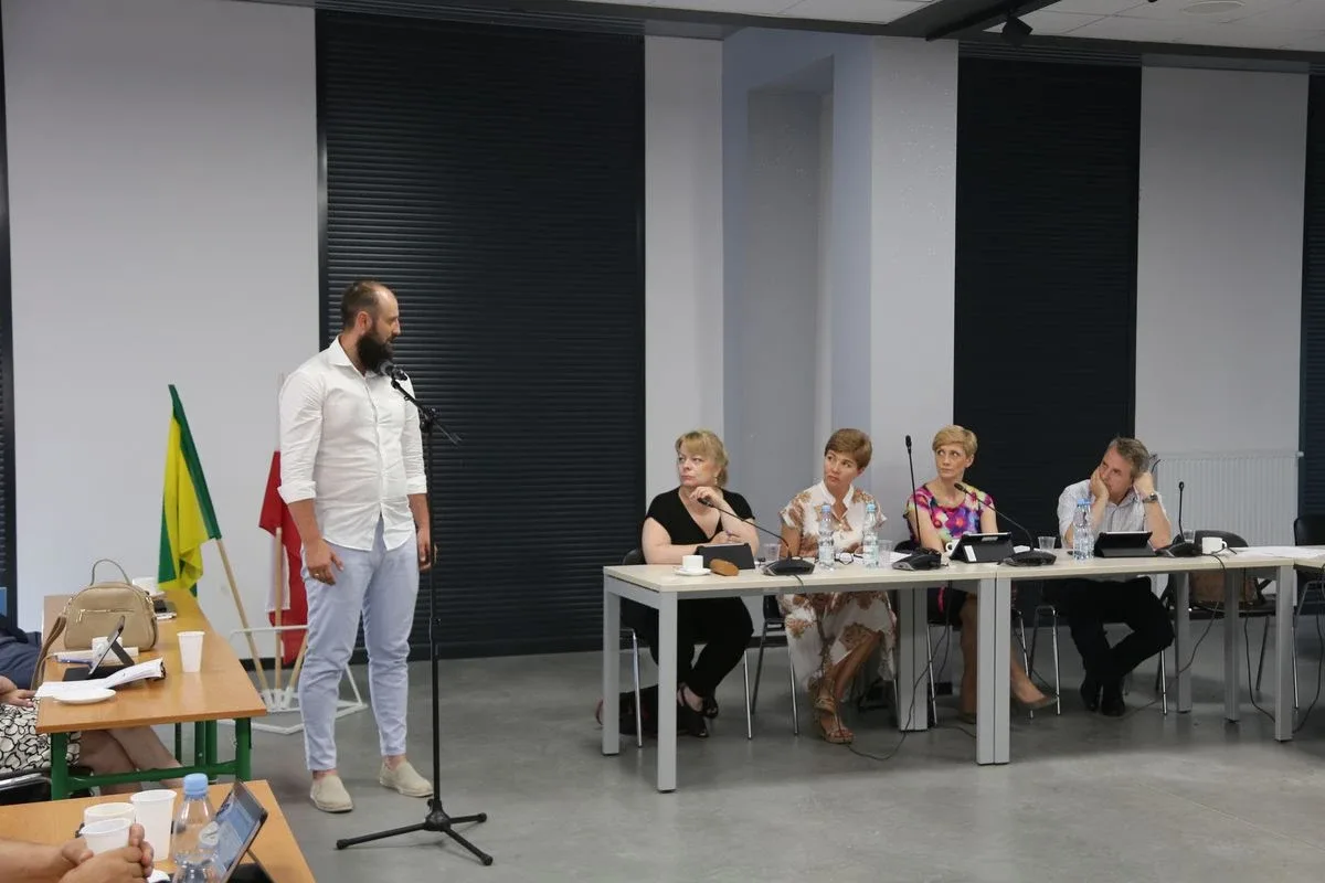 Kontynuacja nadzwyczajnej Sesji Rady Miasta Ostrów Mazowiecka (zdjęcia)