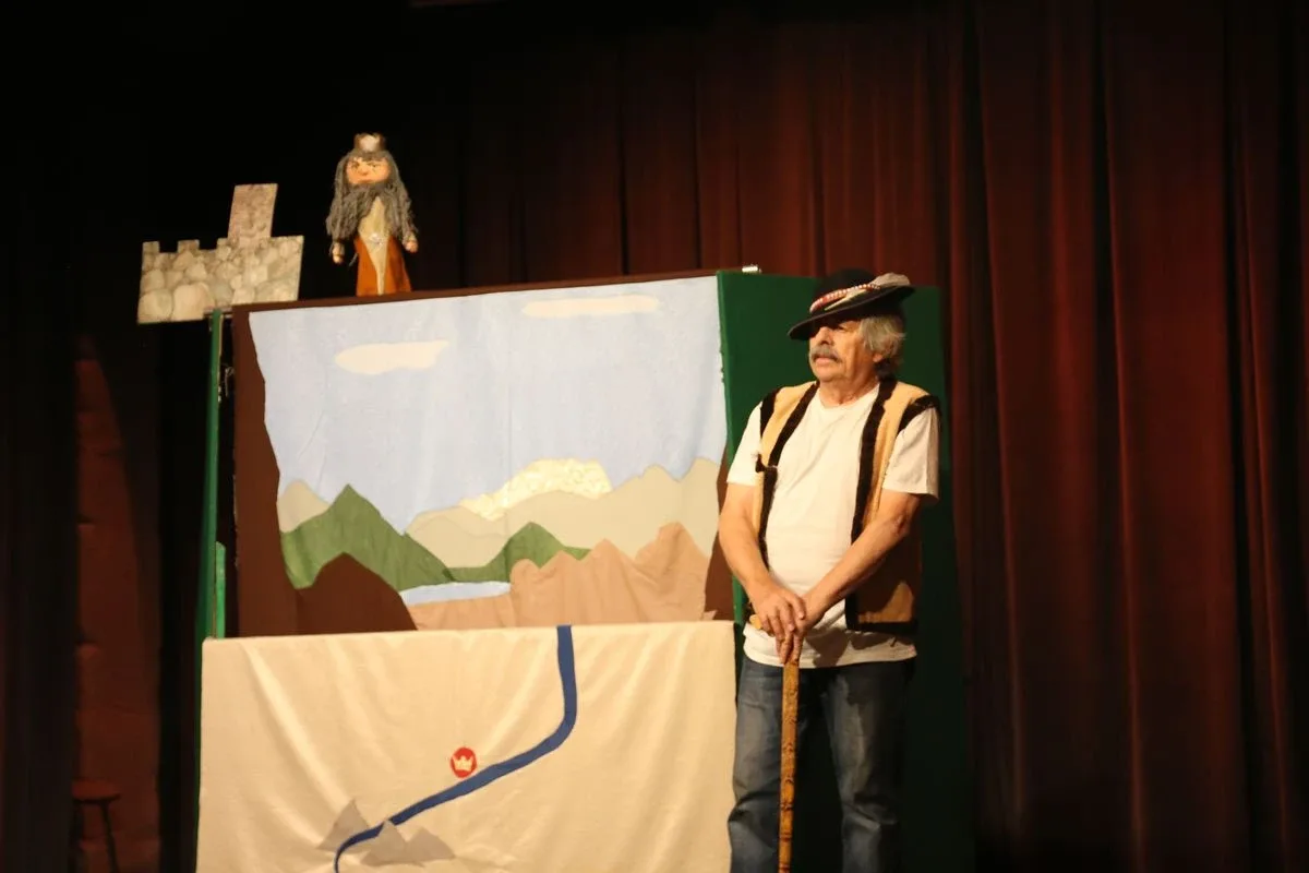 Pierwszy w ramach cyklu niedzielnych spotkań teatralnych spektakl w Bibliotece Publicznej w Broku (zdjęcia)